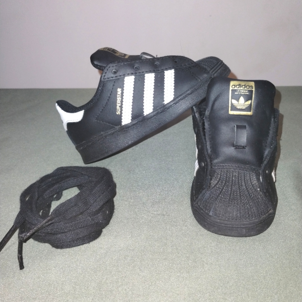 Adidas Little kids shoe Superstar size 7